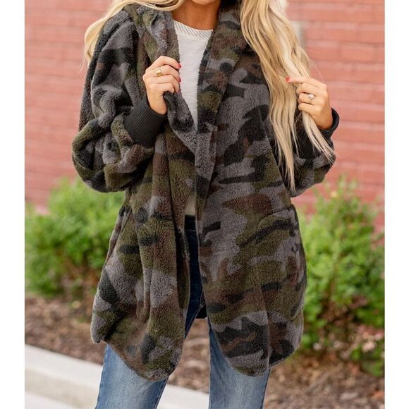 Hem & Thread Camouflage Hooded Sherpa Jacket OneSize - Picture 2 of 10